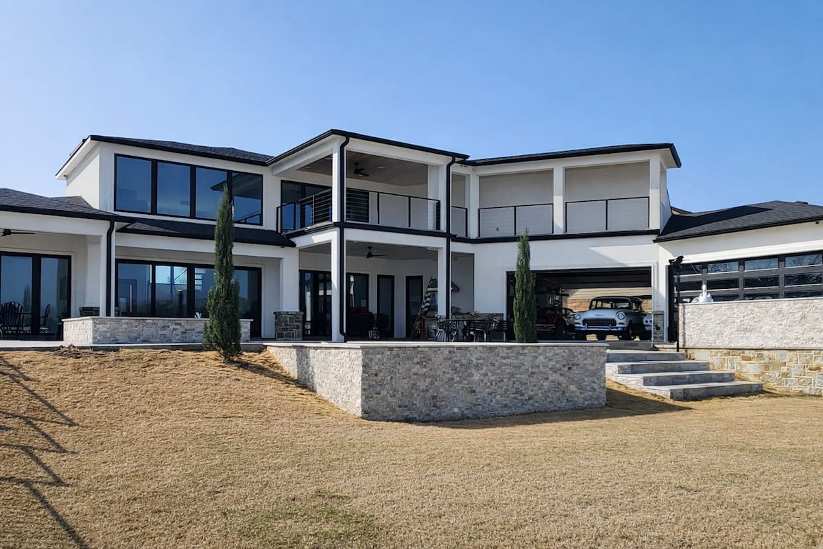 House washing on Richland Chambers Lake in Corsicana TX cleaning stucco exterior