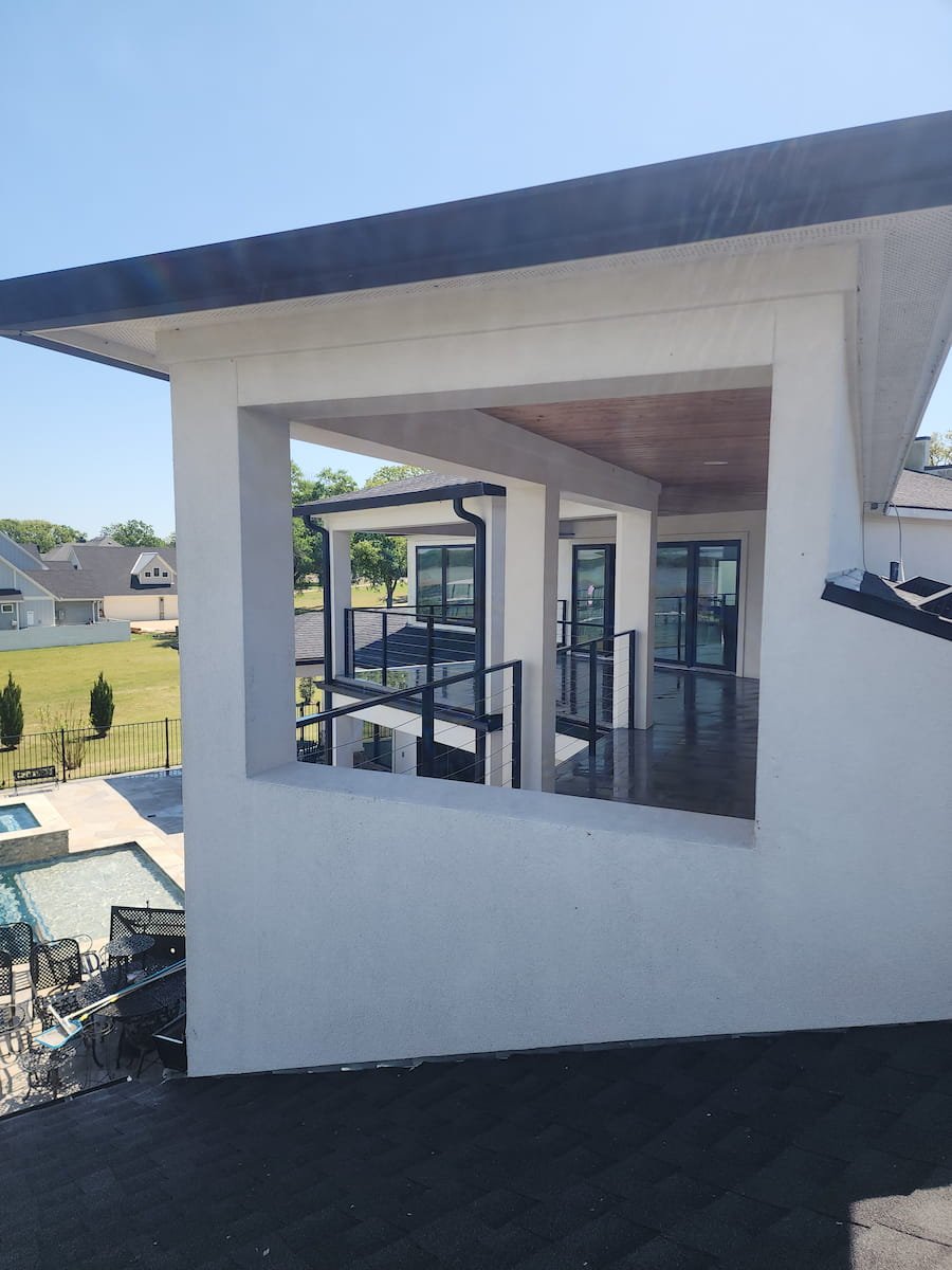 House washing on Richland Chambers Lake in Corsicana TX cleaning stucco exterior